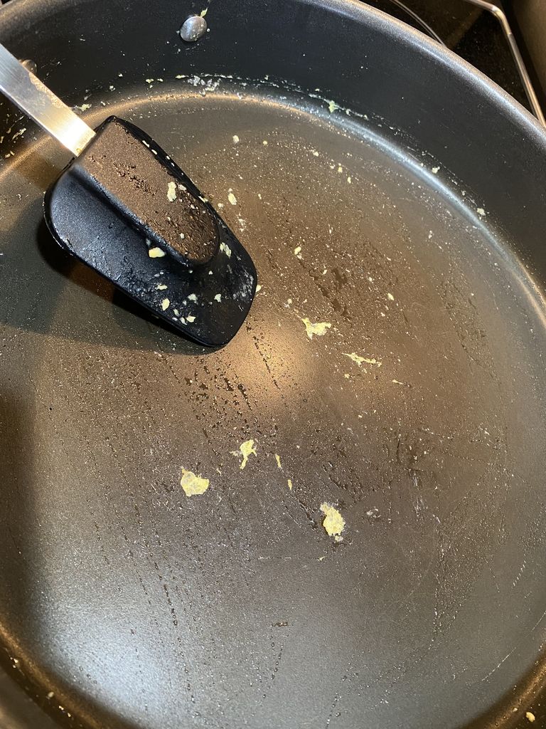 Scrambled Eggs Easy Clean Pan